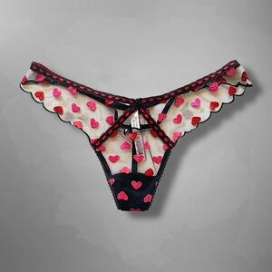 Victoria’s Secret thong panty M new